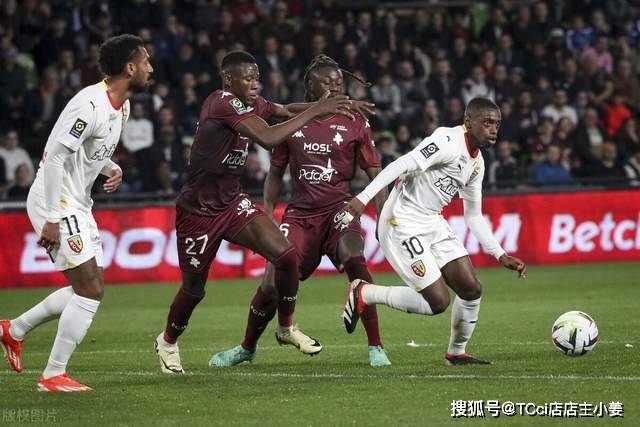 西媒：皇马球探抱怨500欧月薪太低